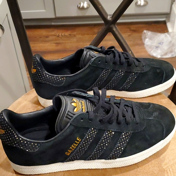 Womens Adidas Gazelle black gold sneakers sz 7.5